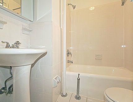 4th image of 3752 80th St APT 003E