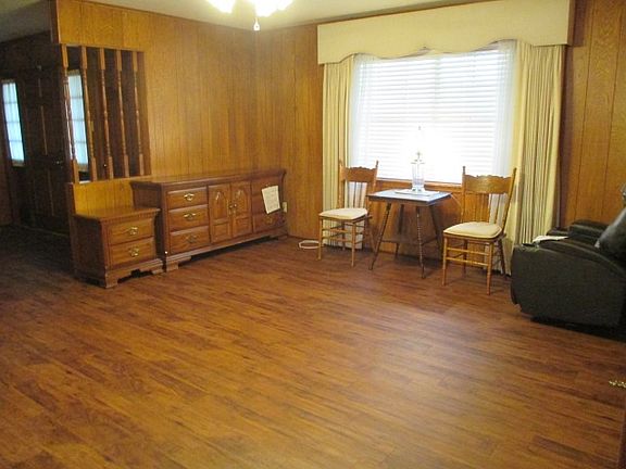 5th image of 1302 Slaydon St