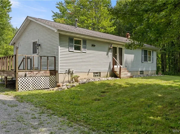 637 Burrough Rd, Attica, NY 14011