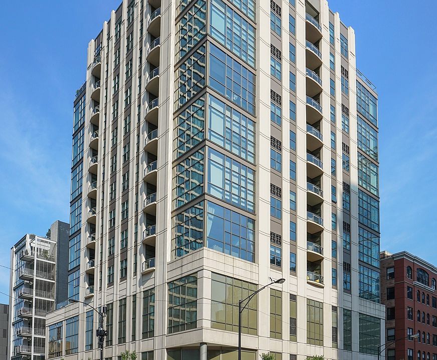 1st image of 150 W Superior St APT 1005