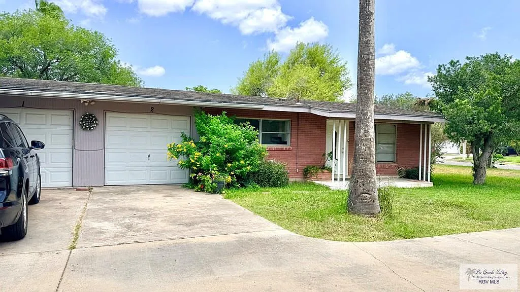 2 bed, 1.0 bath, 854 sqft, $1,000 — Photo 1