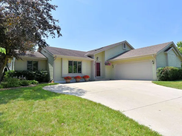 4163 West Hilltop LANE, Franklin, WI 53132