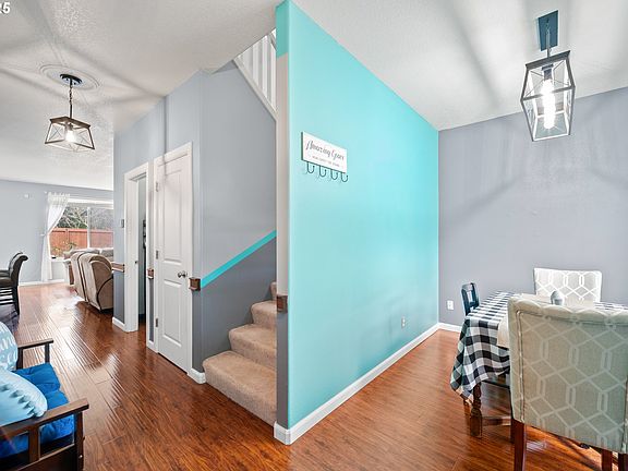 4th image of 5813 NE 58th Cir