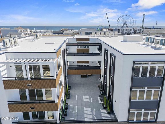 3rd image of 1010 Boulevard #1 D