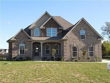 1st image of 105 Leonard Dr