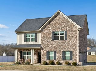 615 Reflections Ln, Pleasant View, TN 37146