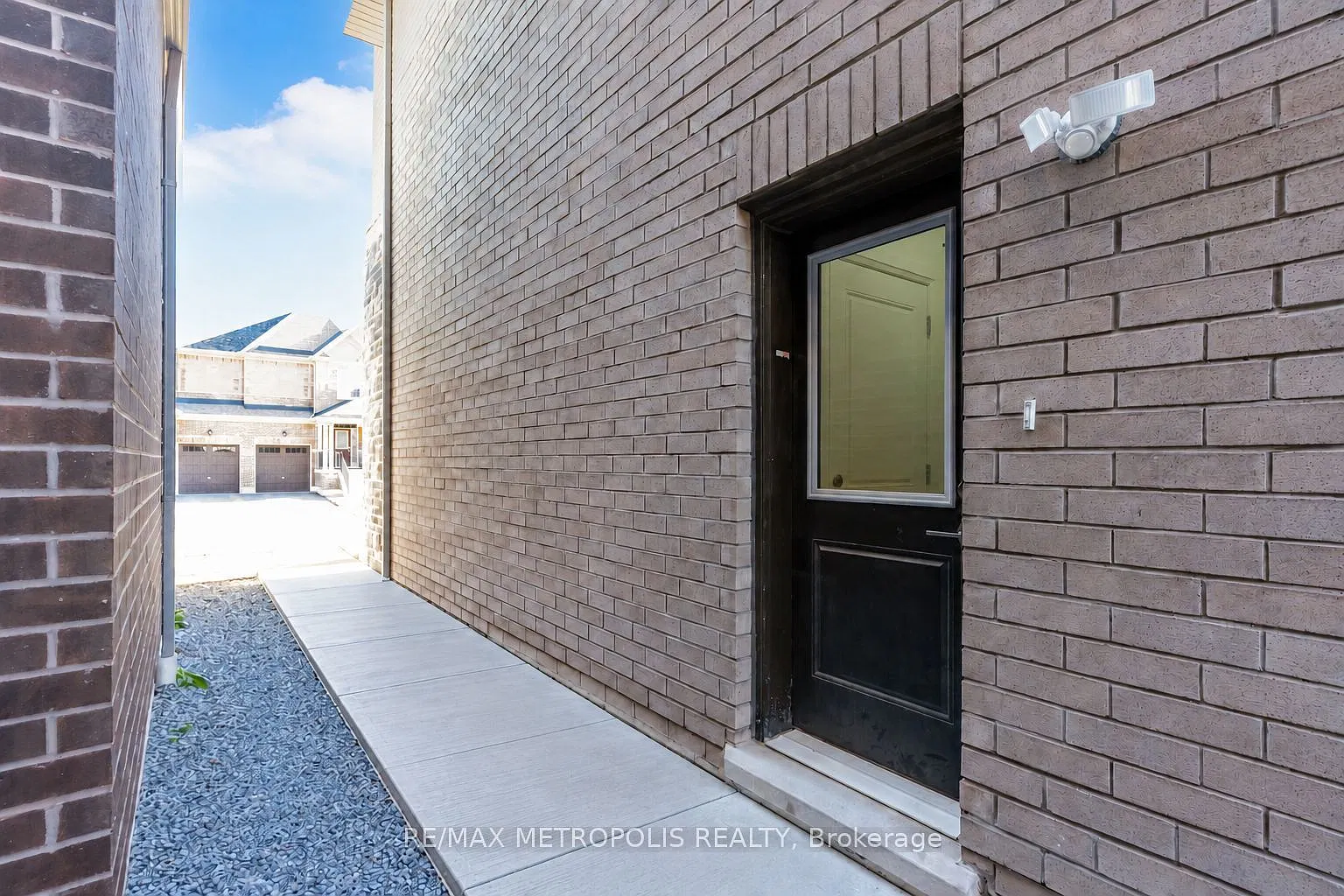 2 bed, $1,900 — Photo 4