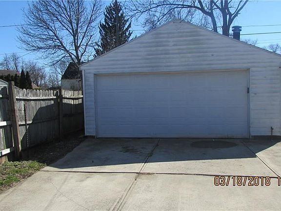 3rd image of 2268 Hazelton Ave