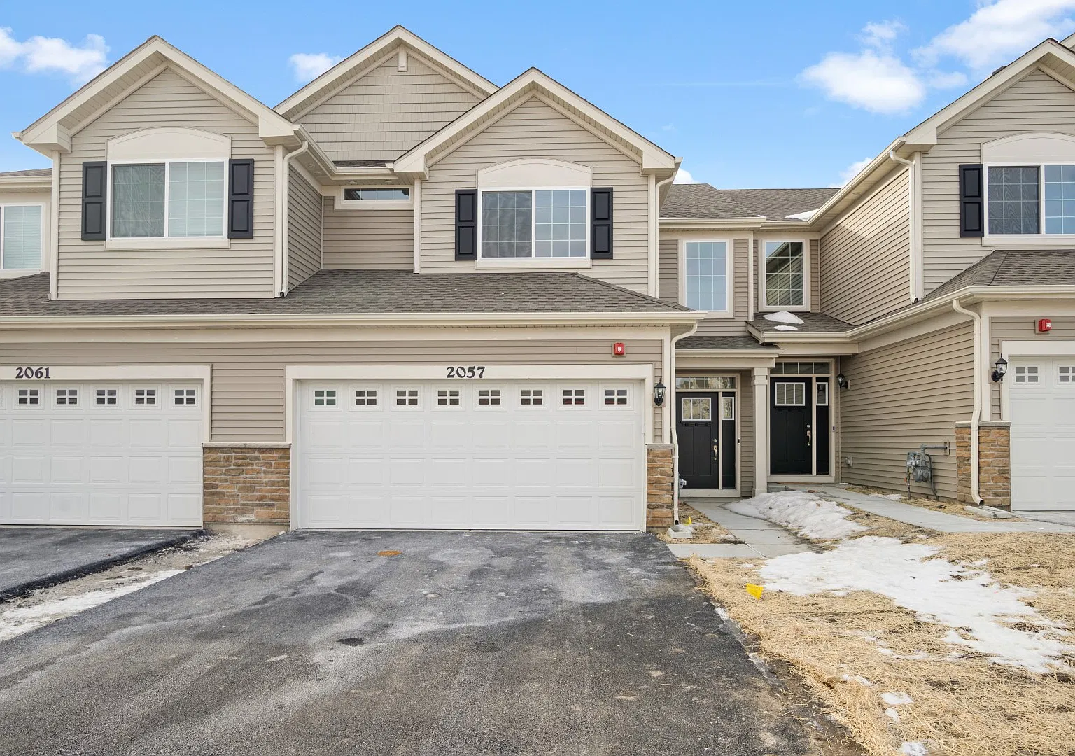 3 bed, 2.5 bath, 1591 sqft, $3,000 — Photo 1