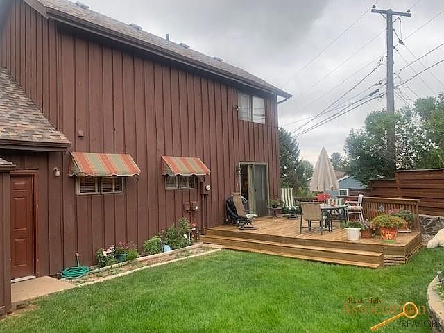 2nd image of 505 Berry Blvd