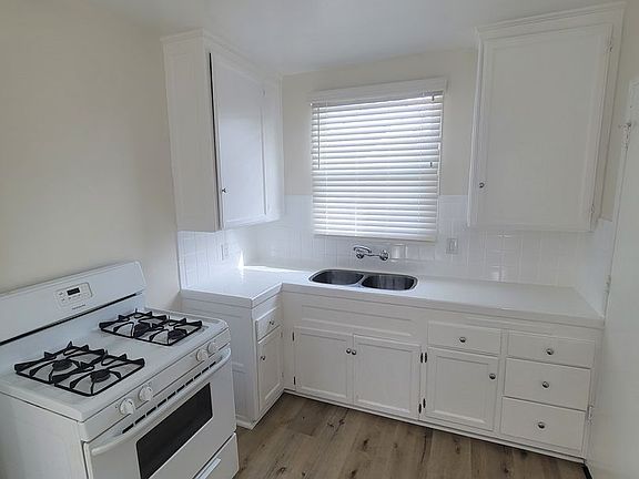 5th image of 2650-2652 E Carson St
