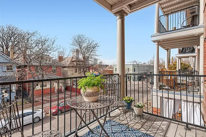 1374 N Ogden St #4 — Photo 31