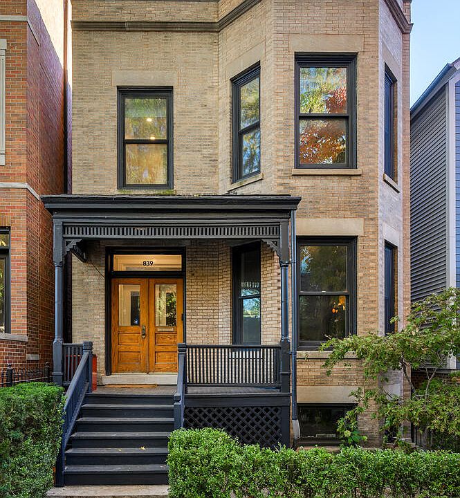 1st image of 839 W Wrightwood Ave