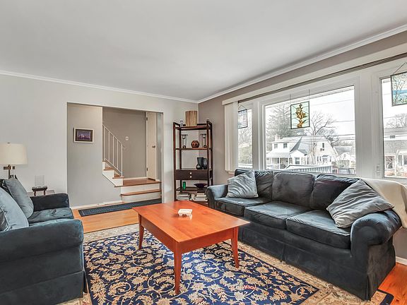 4th image of 485 Grantland Ave