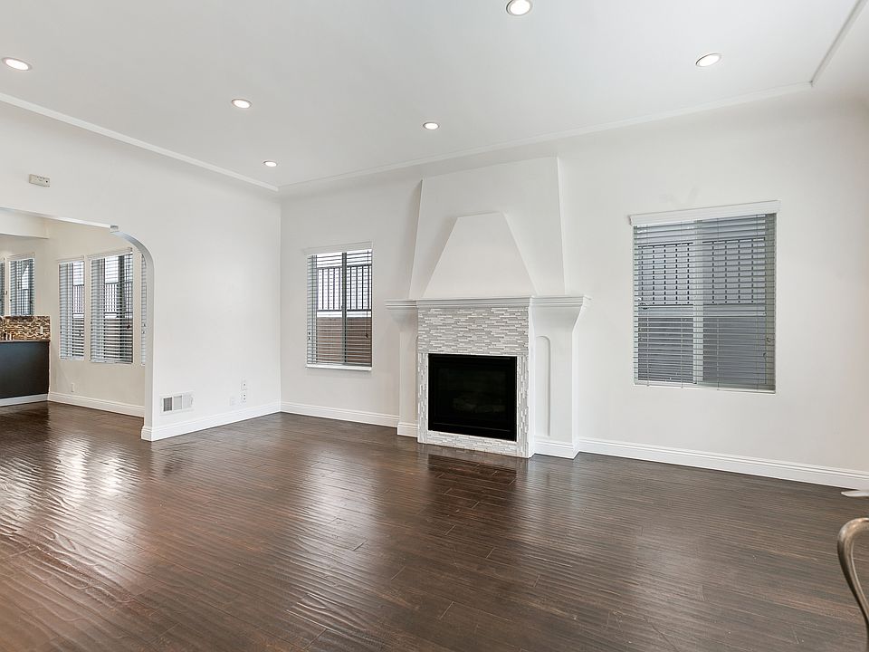 1st image of 941 N Croft Ave #941