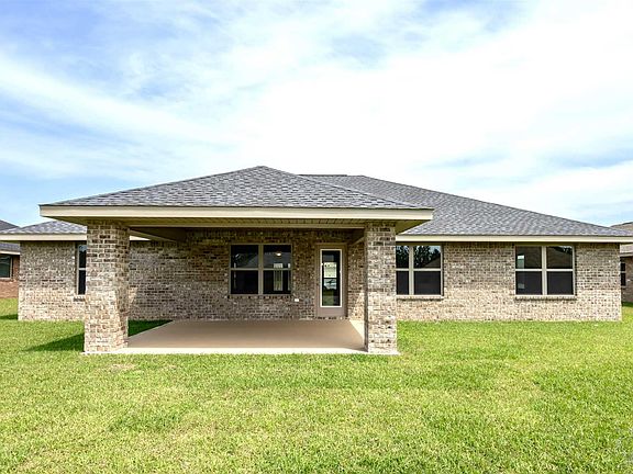 3rd image of 6208 Pineapple Dr