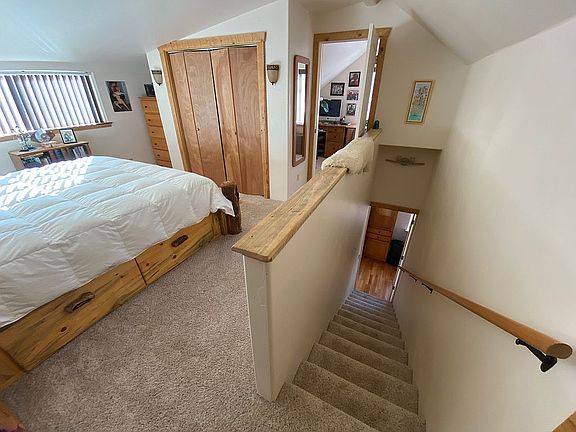Master / Office & Stairs