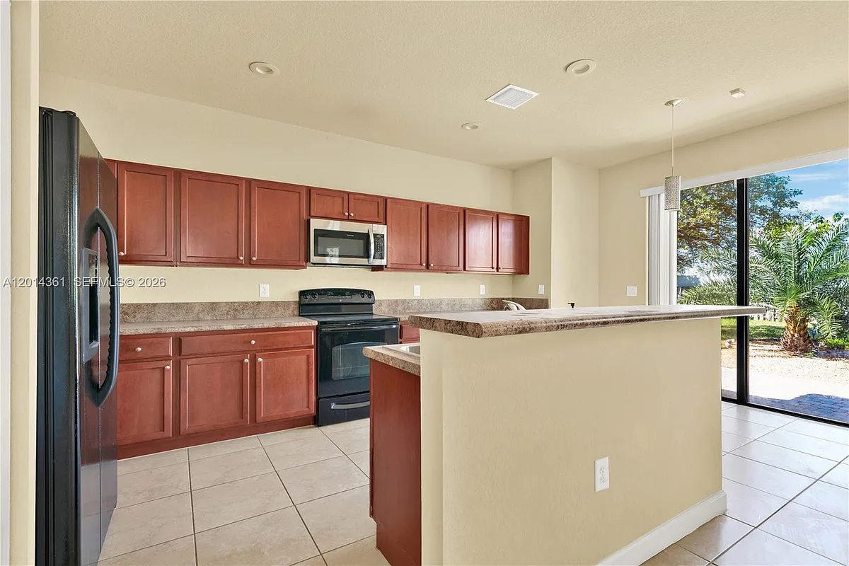 Building Photo - 11924 SW 155th Ct