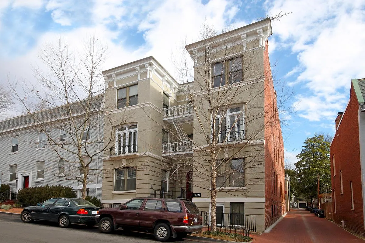 1613 30th St NW APT 2S photo 1