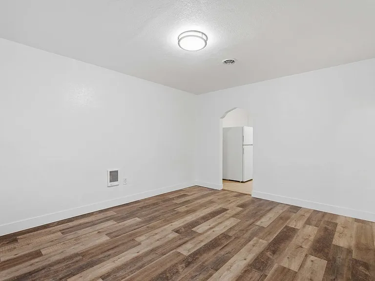 2736 Madison Ave — Photo 17