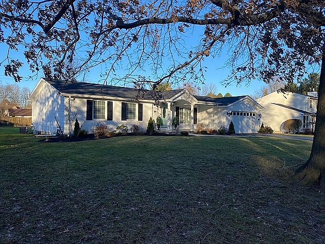 1st image of 20 Rolling Hills Dr