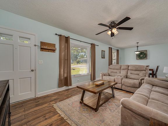 5th image of 1026 Meadowview Dr