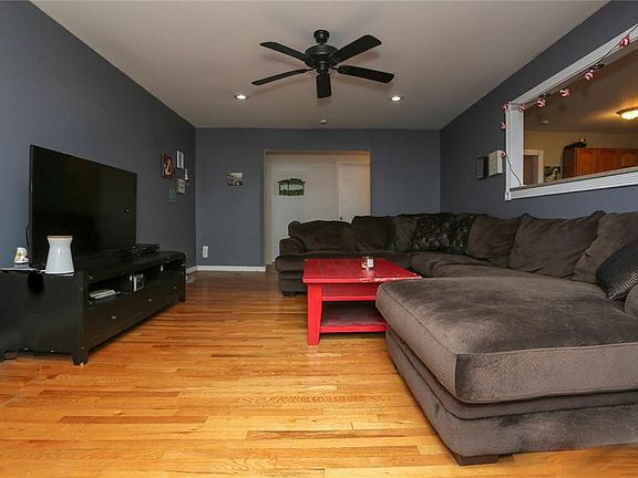 5th image of 100 Dowd St APT B17