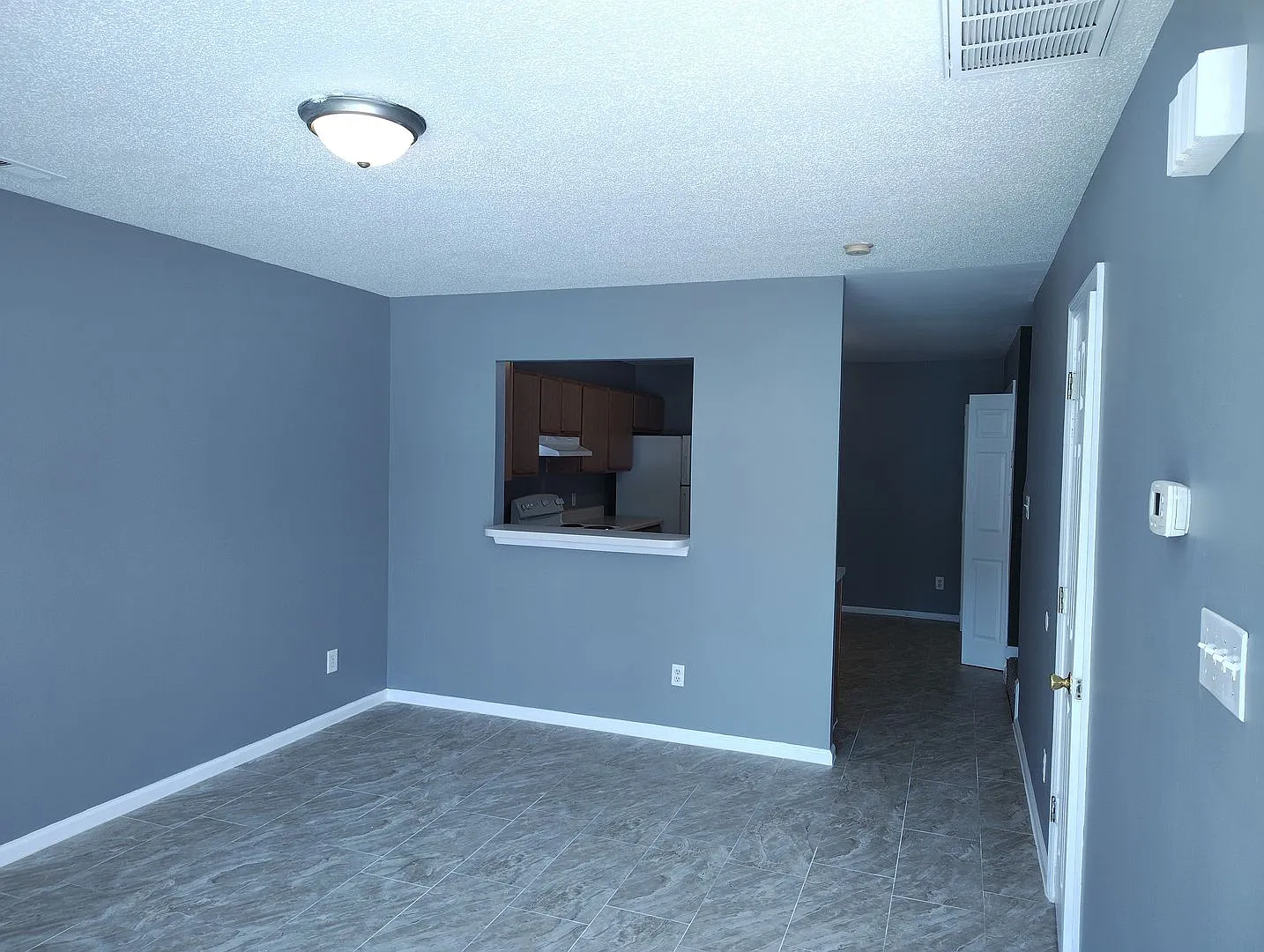 Cute Townhome — Photo 2