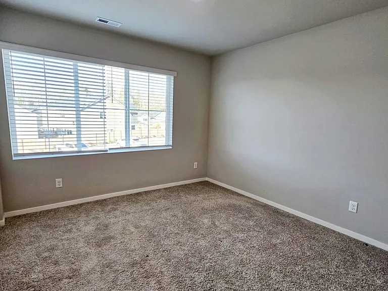 6492 Yorktown Pl NE — Photo 11