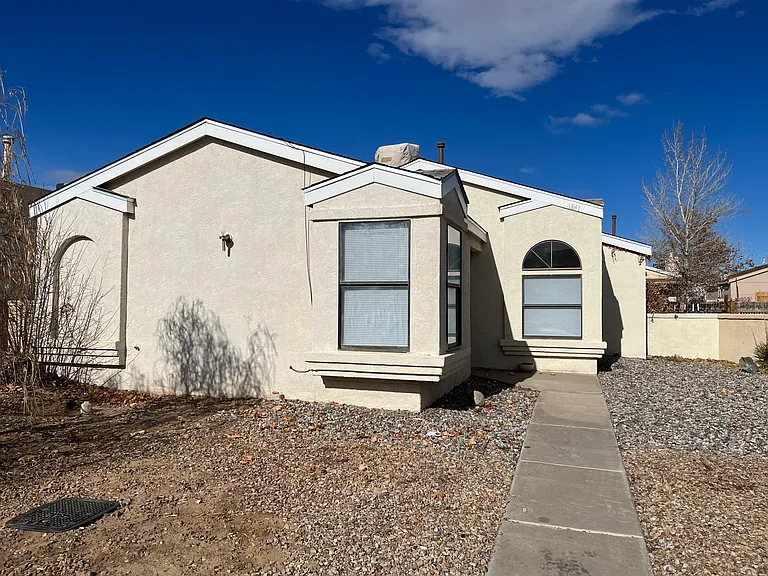 1841 Blackberry Rd NE — Photo 1