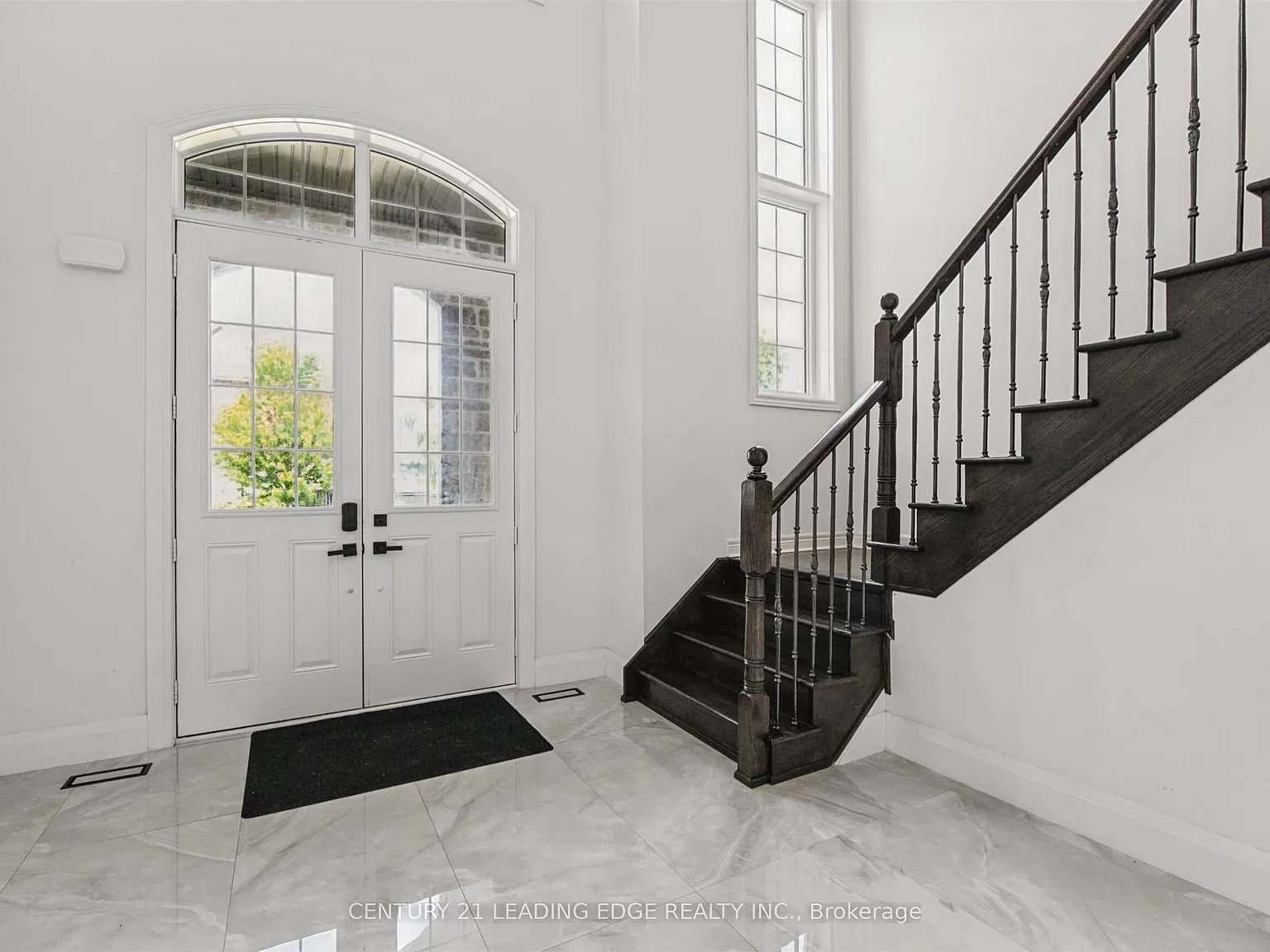 5 bed, $3,500 — Photo 2