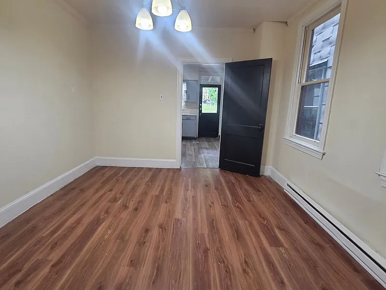 721 W Market St — Photo 5