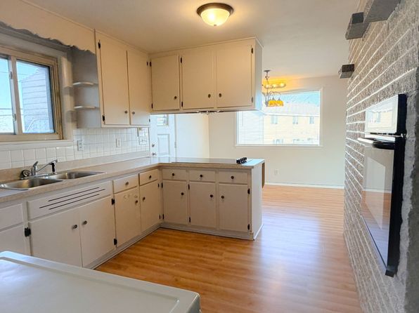 1739 N Main St #845FFBDE2
