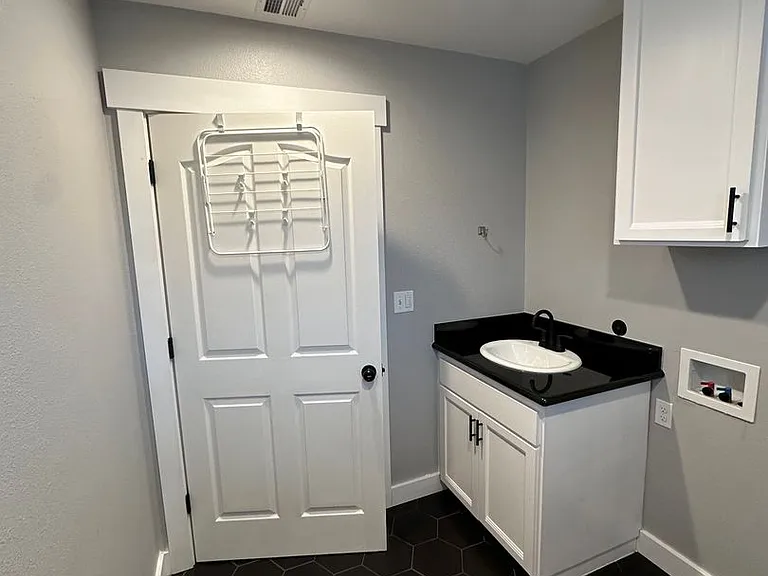 1670 Westwind Cir — Photo 17