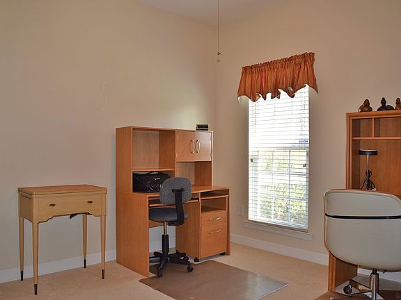 5th image of 7655 Woodcrest Dr