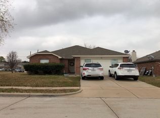 808 Canyon Cove Dr, Burleson, TX 76028