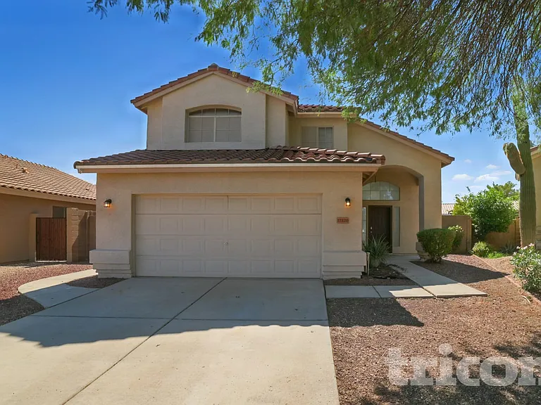 17220 N Wavyleaf Ave — Photo 1