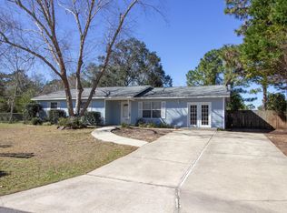 2549 Weeping Willow Ln, Navarre, FL 32566