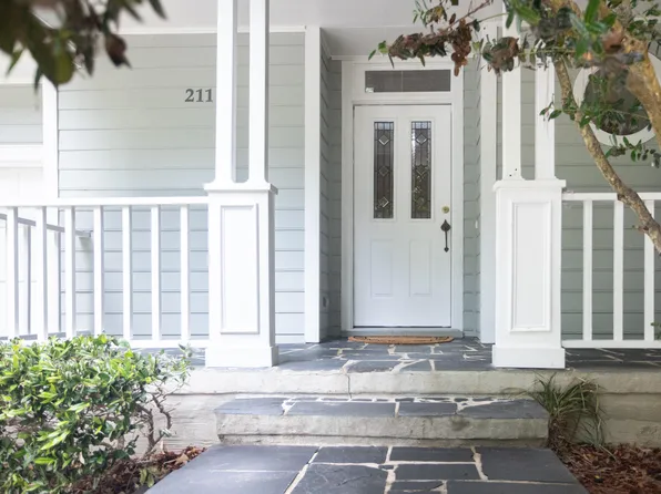 211 Oxford Hills Dr, Chapel Hill, NC 27514