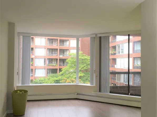 1333 Hornby St #422, Vancouver, BC V6Z 2C1