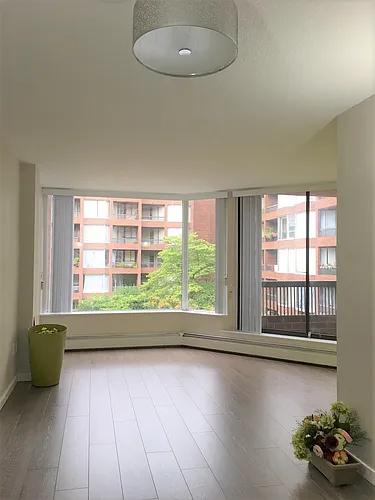 1333 Hornby St #422 Photo 1