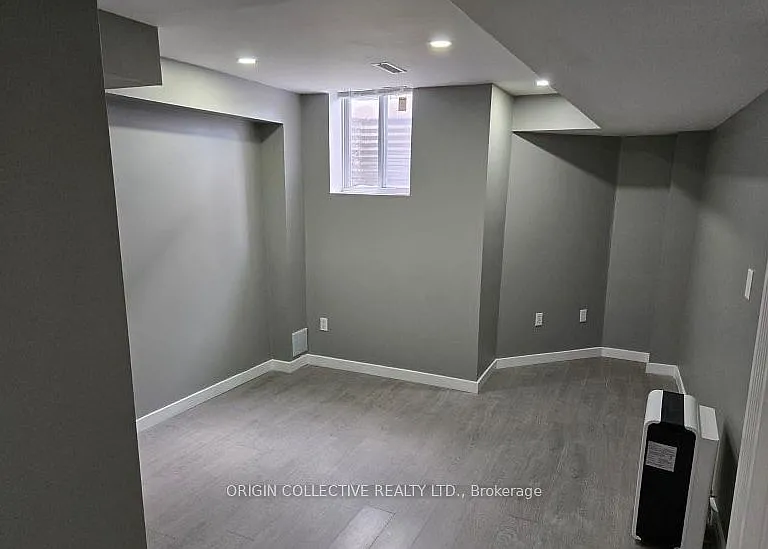 5 Hearthstone Cres — Photo 13