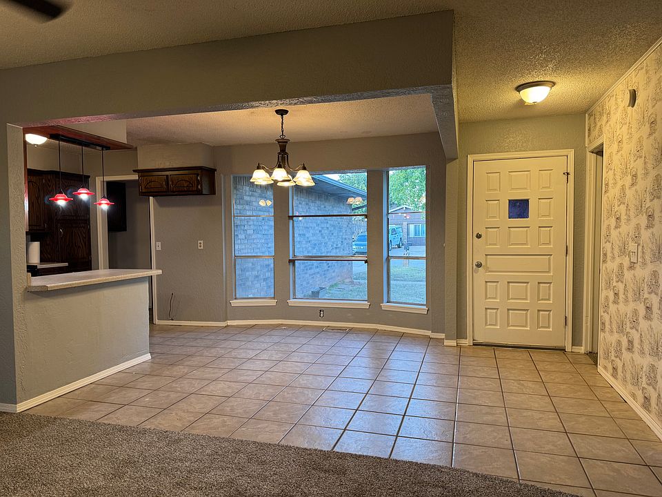2nd image of 1008 Arlington Dr