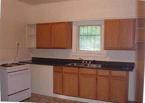 3rd image of 3202 BUENA VISTA ST