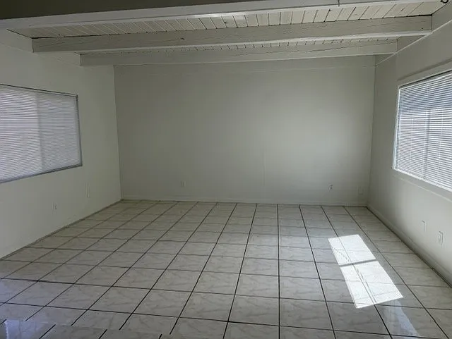 135 W Swain Dr — Photo 4