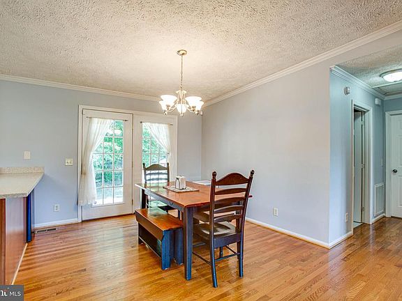 5th image of 715 Jett St