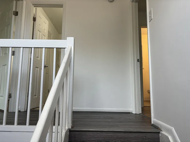 1372 Riverside Dr — Photo 11