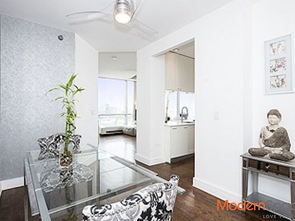 2nd image of 2626 Jackson Ave APT 501