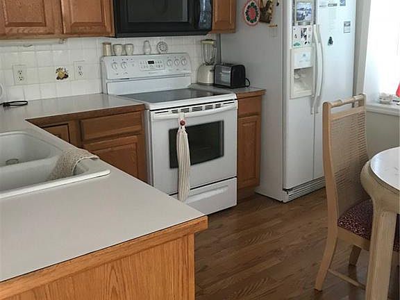 3rd image of 7969 E Brooks Ln
