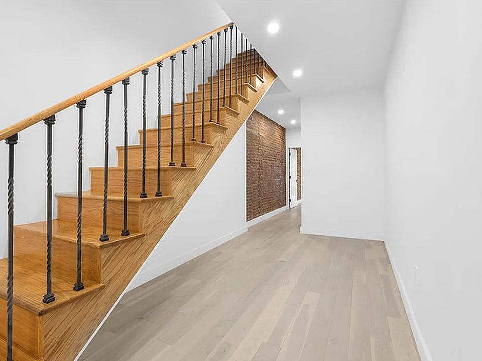 1st image of 425 Amsterdam Ave #5T